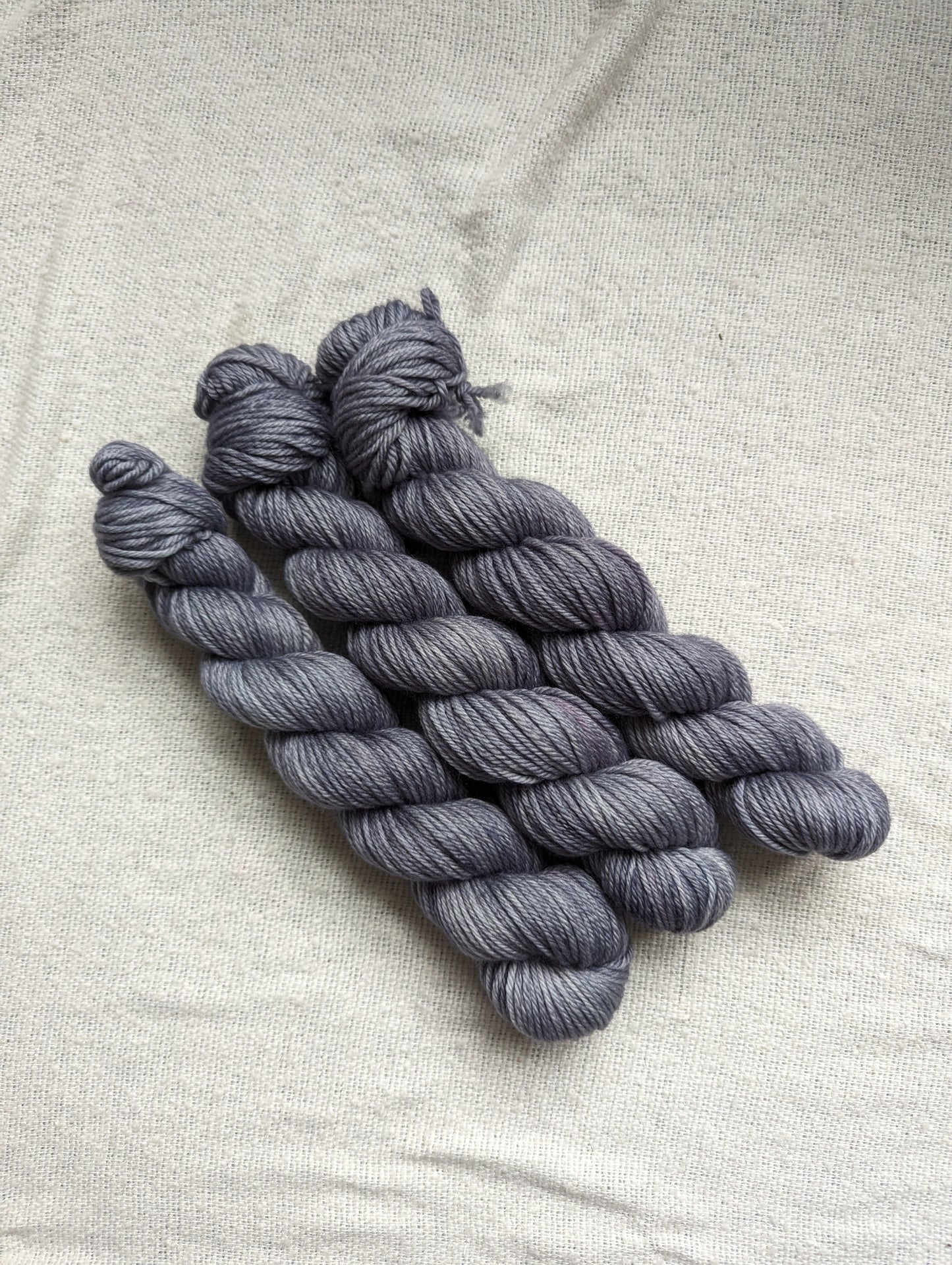 Suit | Smooth DK | 50g |