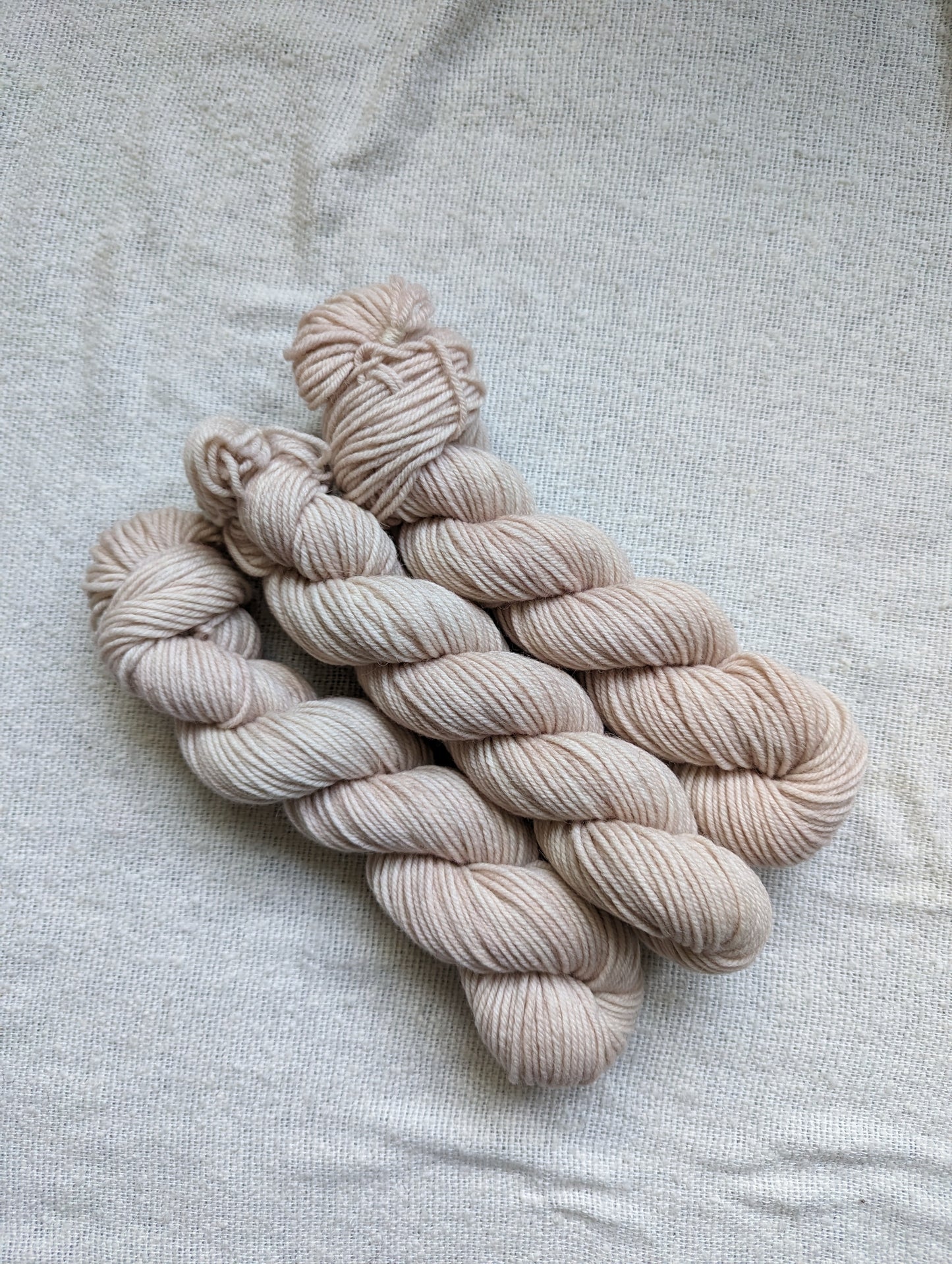 Blush Latte | Natural DK | 50g |