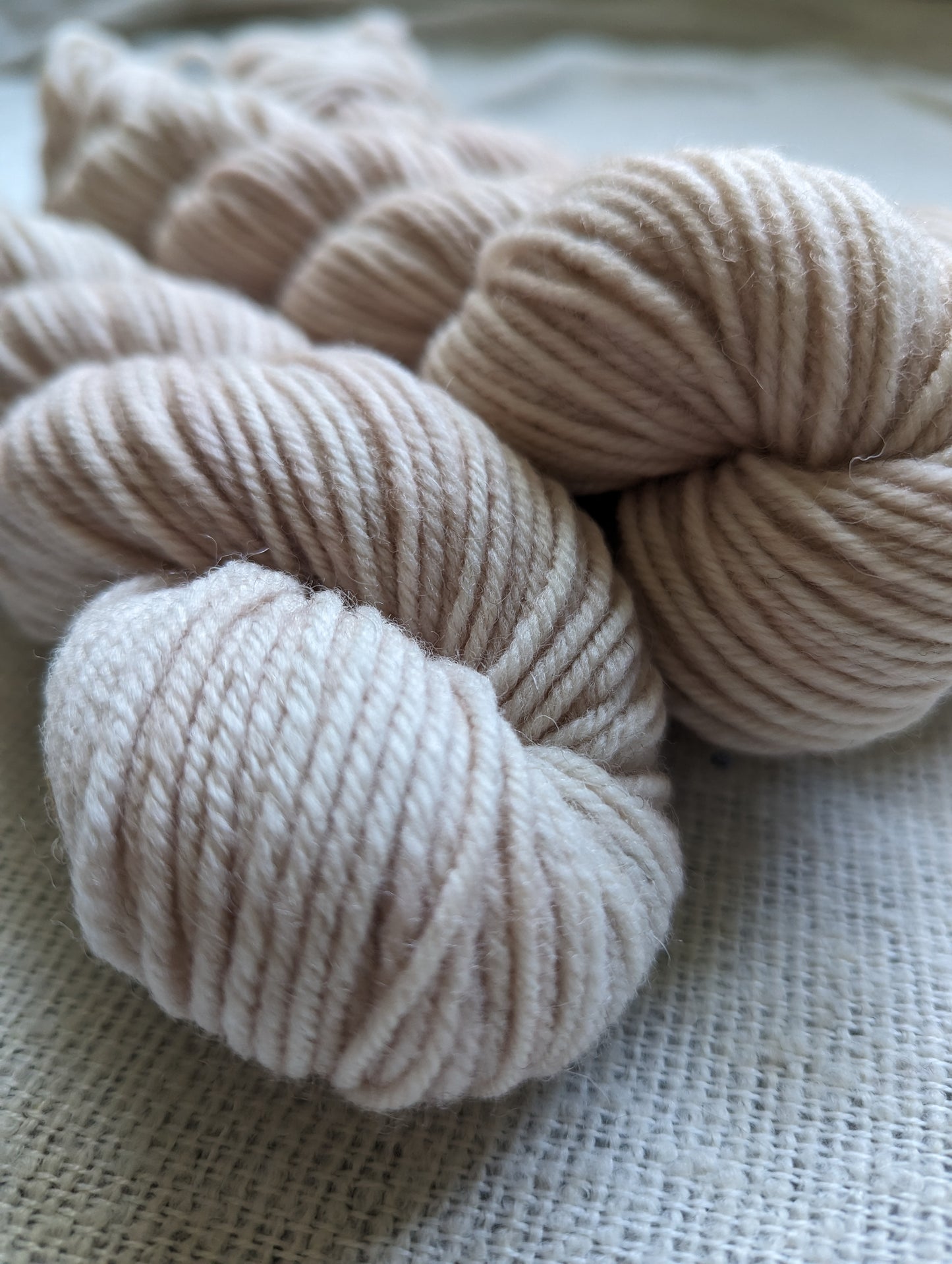 Blush Latte | Natural DK | 50g |